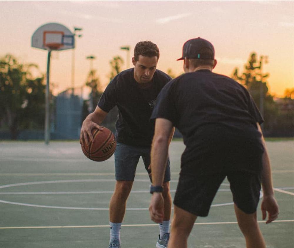 People playing basket ball