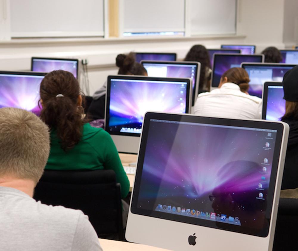 Applied psychology Psychology Computer Lab with students