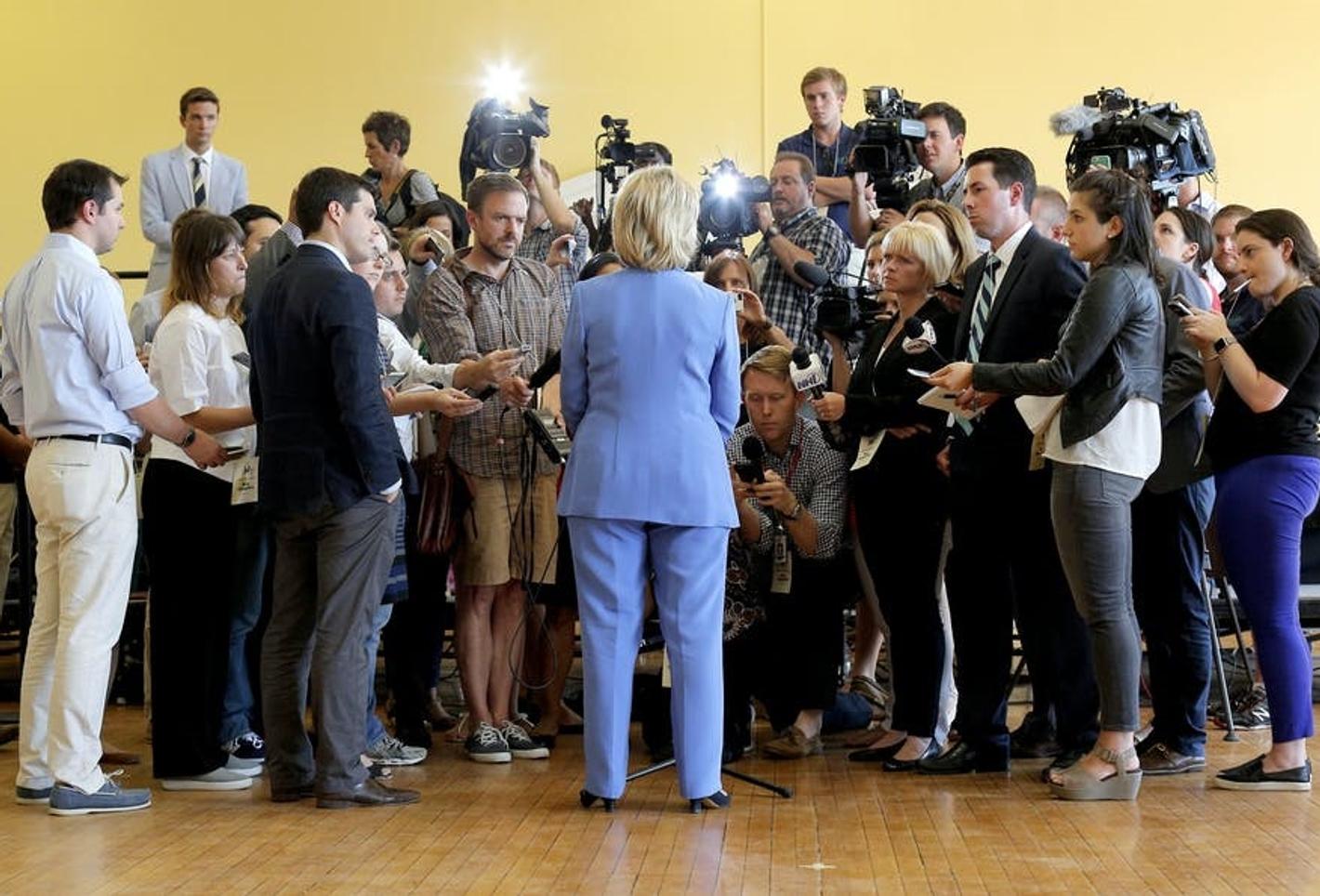 A random photo of a press talk with journalists