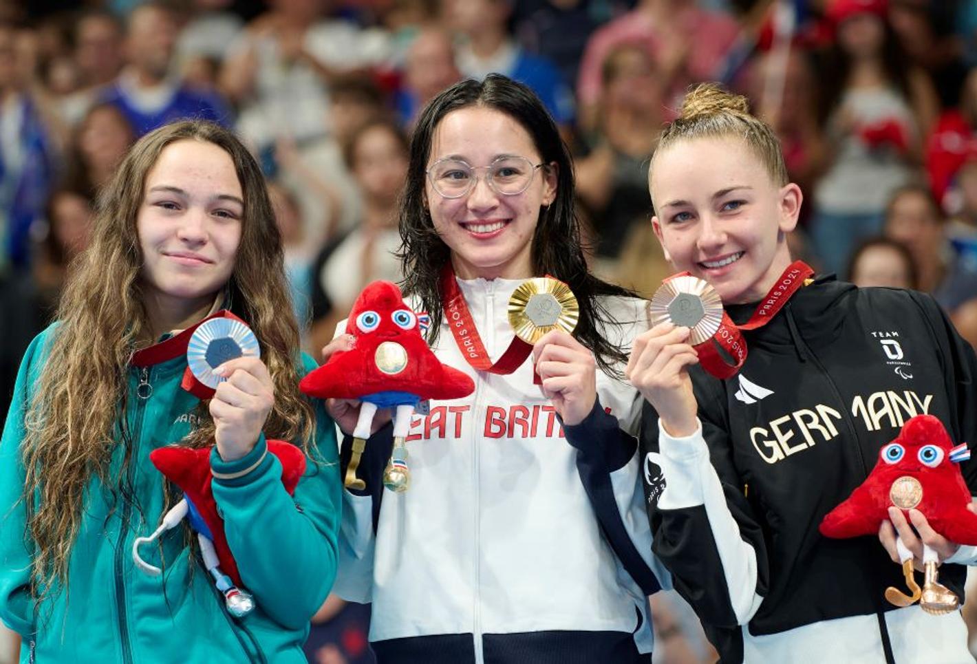 Alice Tai with gold medal