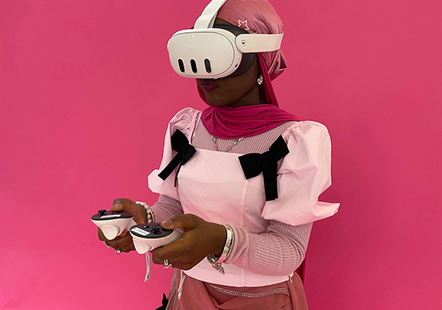 Student using Oculus VR headset