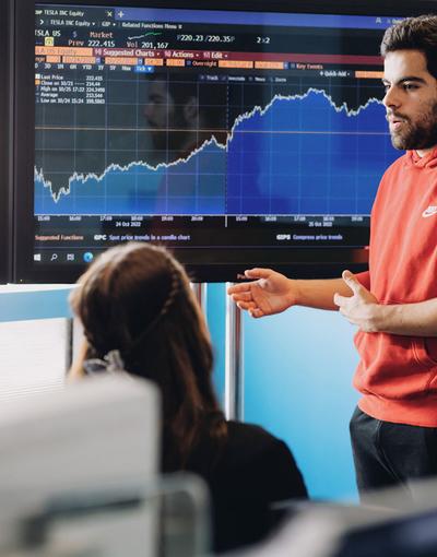 students discussing statistics