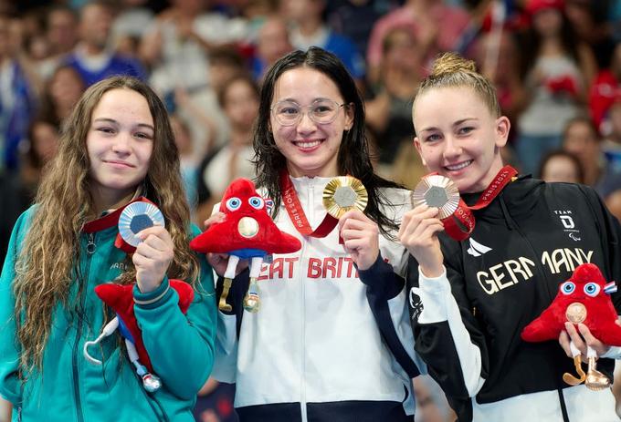 Alice Tai with gold medal