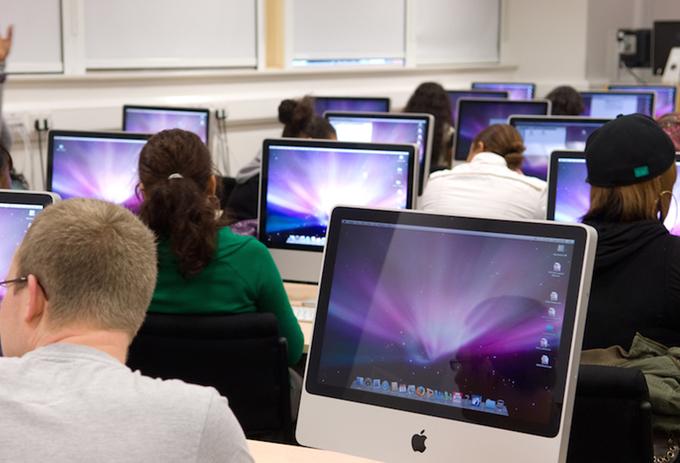 Applied psychology Psychology Computer Lab with students