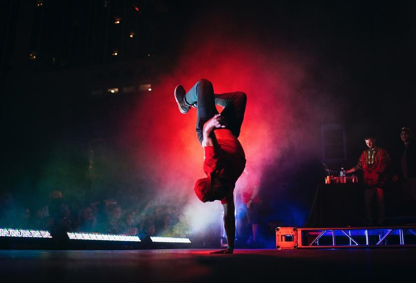 Connection between dance and mental health- Photo by Michael Afonso on Unsplash