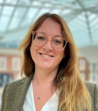 Dr Ellen Buck