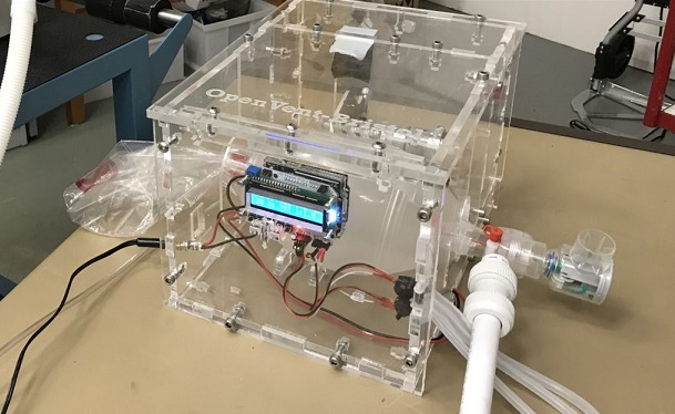 A see-through enclosure with interconnected computer parts
