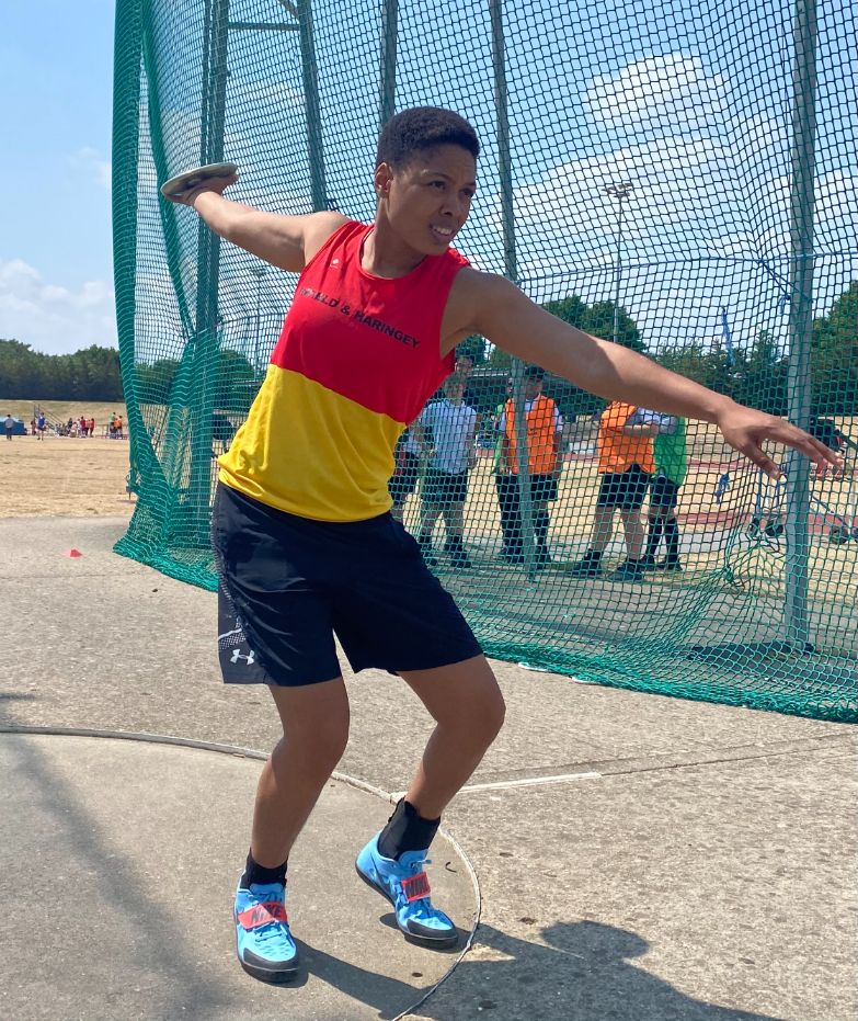 MDX Commonwealth Games thrower Stacie with team