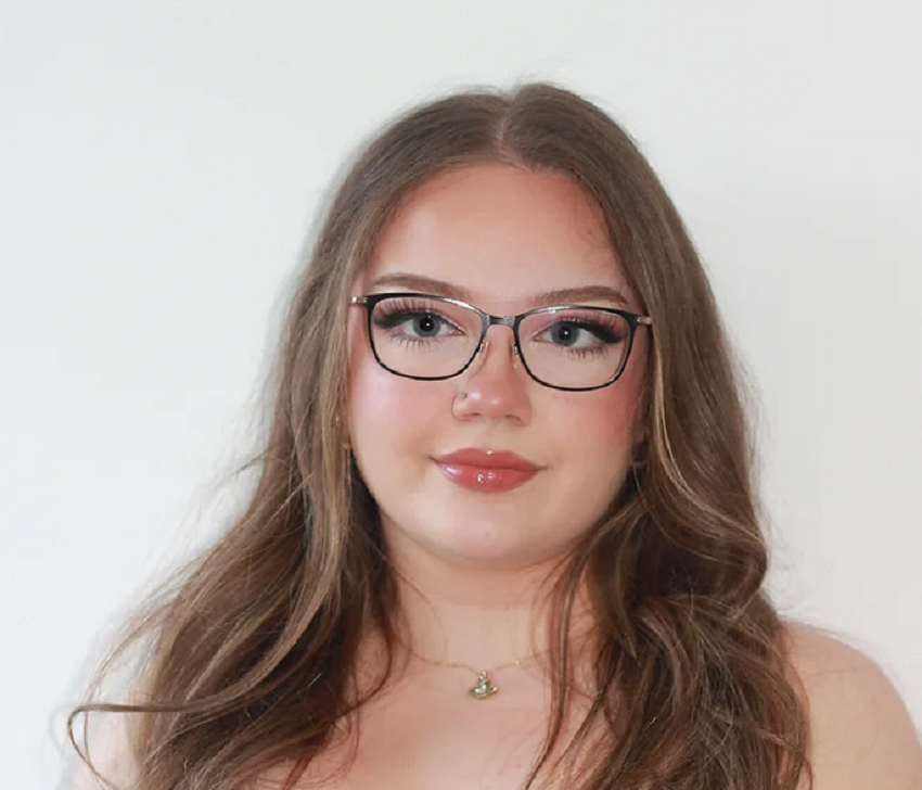 Holly Sezer profile