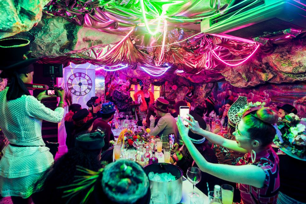Mad-Hatters-G-and-T-party